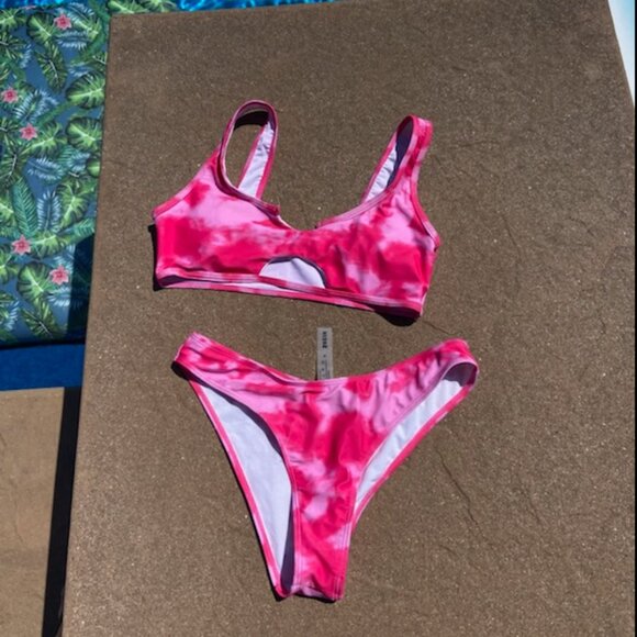 SHEIN BIKINI, TIE-DYE, SIZE MEDIUM - Picture 2 of 3